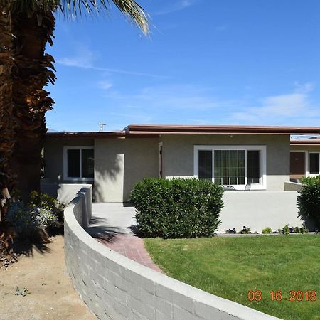 Stanlunds Inn And Suites Borrego Springs Exterior photo