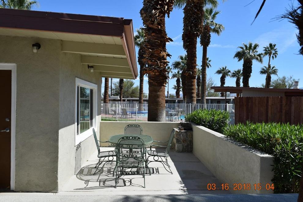 Stanlunds Inn And Suites Borrego Springs Exterior photo