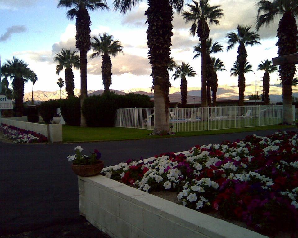 Stanlunds Inn And Suites Borrego Springs Exterior photo