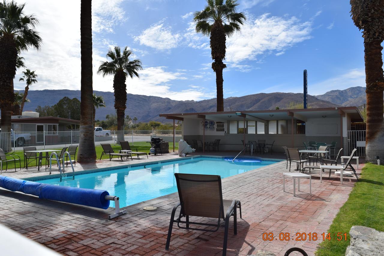 Stanlunds Inn And Suites Borrego Springs Exterior photo