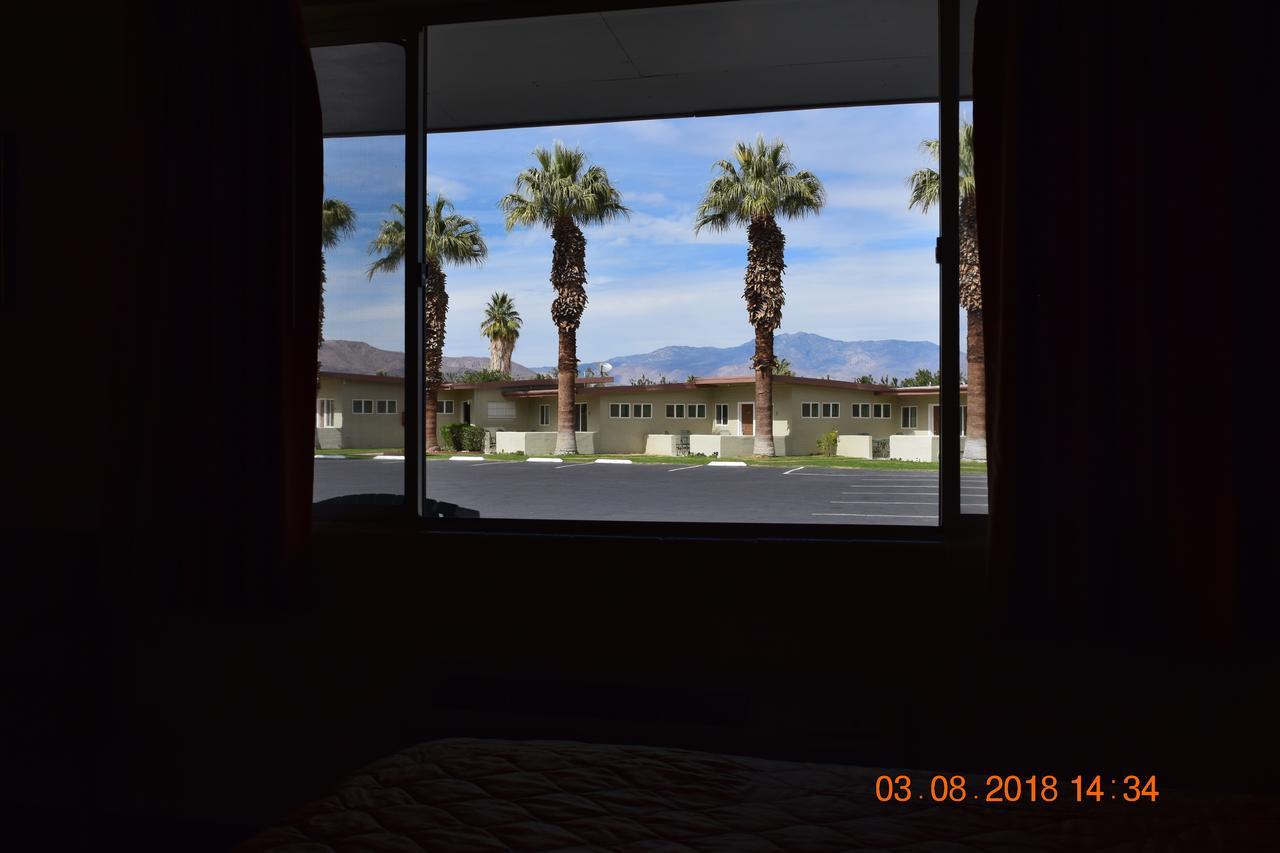 Stanlunds Inn And Suites Borrego Springs Exterior photo