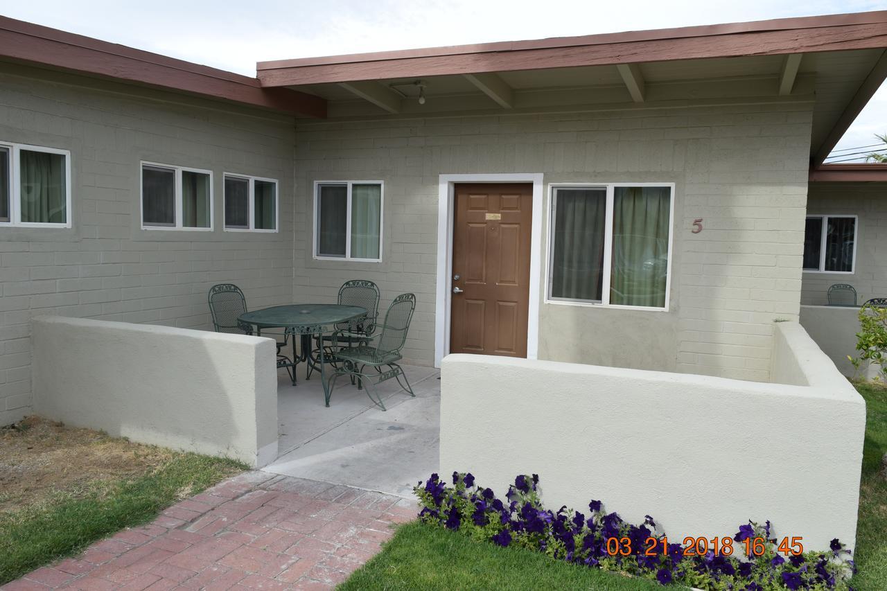 Stanlunds Inn And Suites Borrego Springs Exterior photo