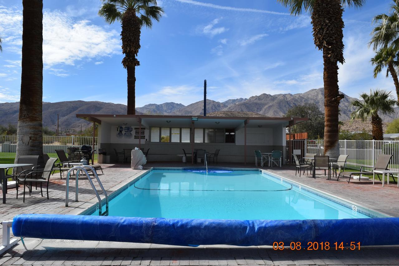 Stanlunds Inn And Suites Borrego Springs Exterior photo