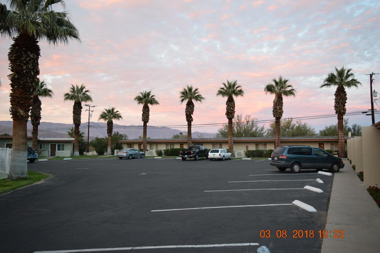 Stanlunds Inn And Suites Borrego Springs Exterior photo