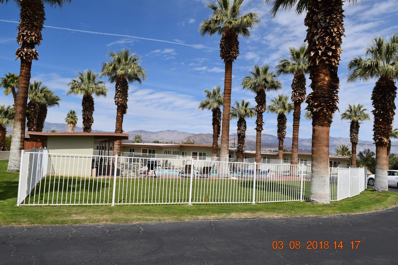 Stanlunds Inn And Suites Borrego Springs Exterior photo